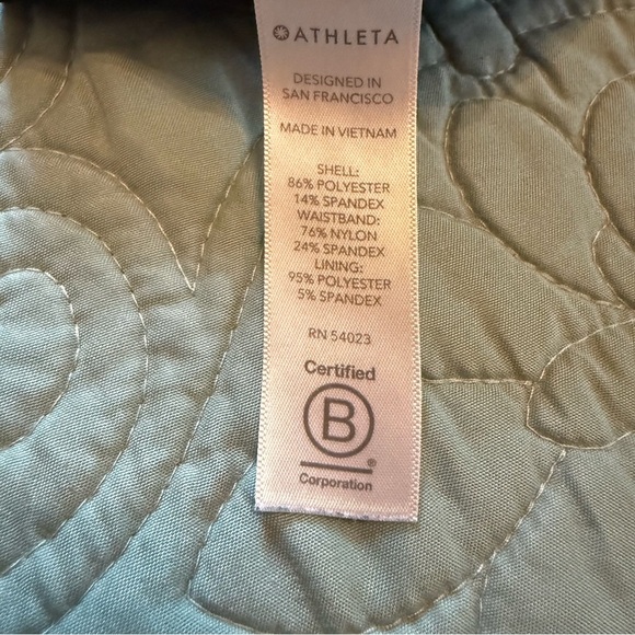 Athleta Black and White Print Athletic Shorts Size L - Picture 4 of 7